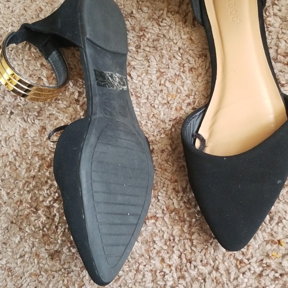 Shoes - Picture 2 of 4